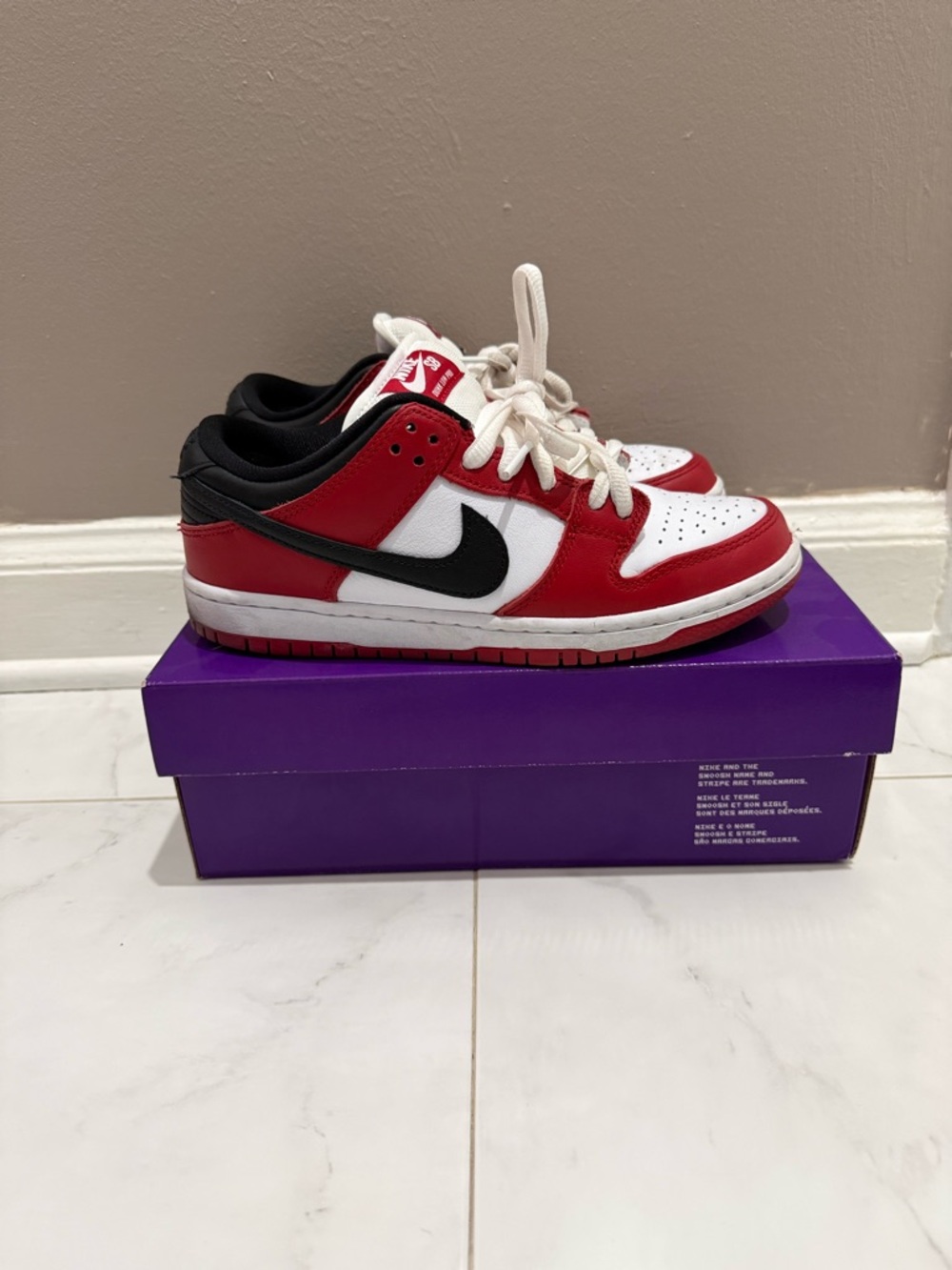 Nike Low-Top Sneakers in White, Red & Black